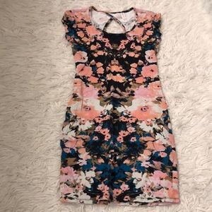 Fitted Short sleeve dress